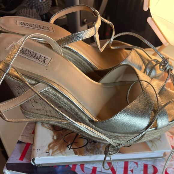 Badgley Mischka metallic gold wedge sandals sz 10 - Picture 12 of 16